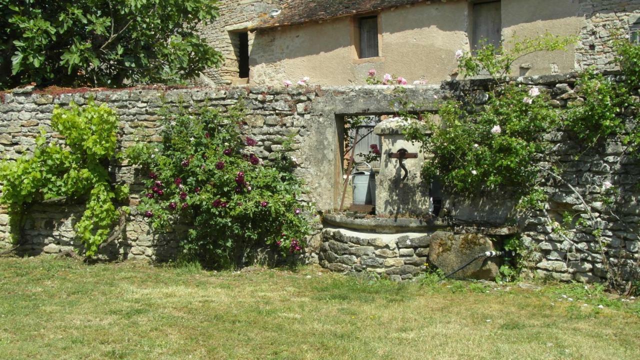 Chatel De Bierre Sigy-le-Châtel Exteriör bild